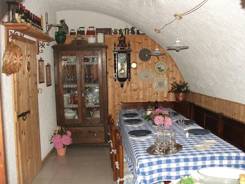 Antica Casa Ortensia Riva del Garda Quarto foto