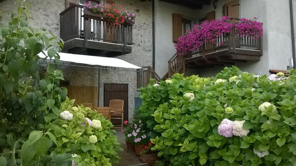 Antica Casa Ortensia Riva del Garda Quarto foto
